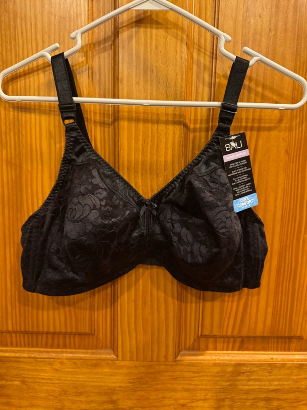 NWT Bali Classic Support Cool Comfort Fabric Wireless Black Bra 40C